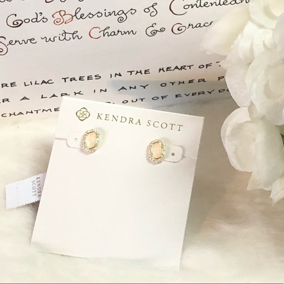 Kendra Scott Jewelry - NWT KENDRA SCOTT ROSE QUARTZ CADE GOLD STUDS